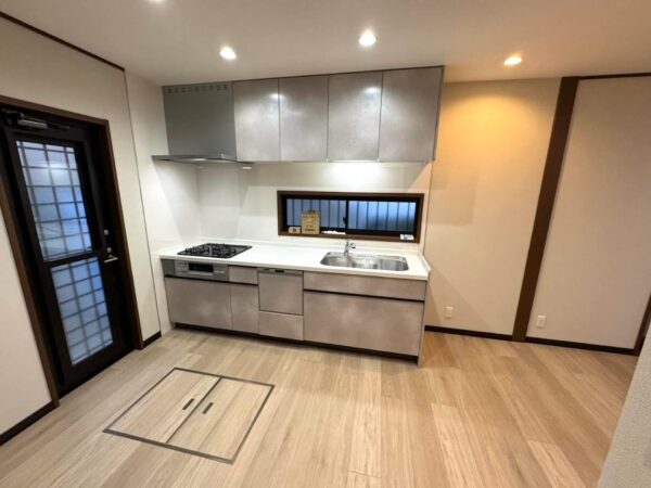 大阪府八尾市久宝園2-25