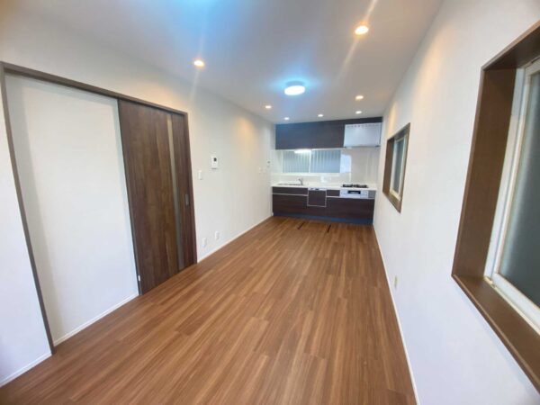 兵庫県尼崎市次屋3-2-13