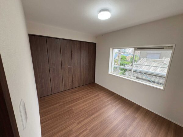 兵庫県尼崎市長洲東通2-2-2