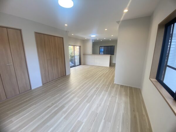 兵庫県西宮市泉町1-56