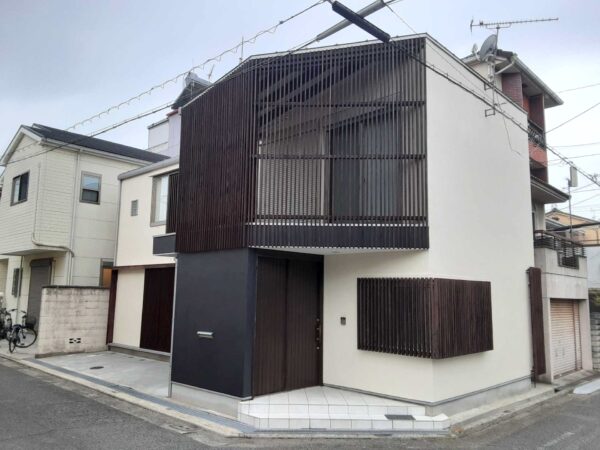 大阪府堺市堺区緑ヶ丘北町4丁1-4