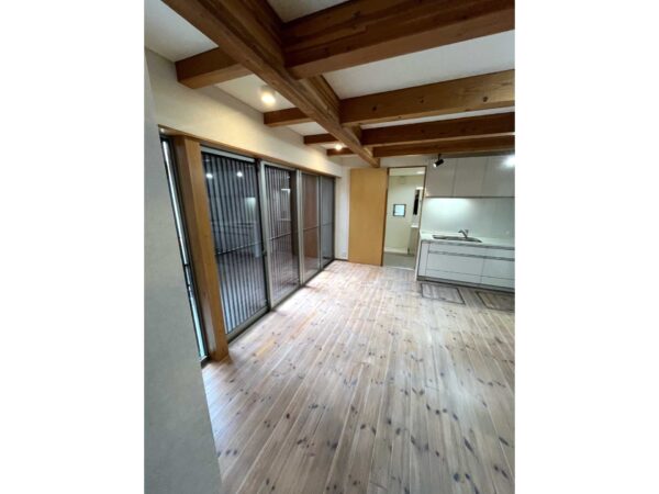 大阪府堺市堺区緑ヶ丘北町4丁1-4