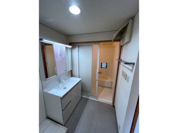 大阪府堺市堺区緑ヶ丘北町4丁1-4