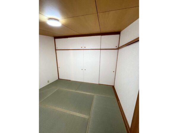 大阪府堺市堺区緑ヶ丘北町4丁1-4