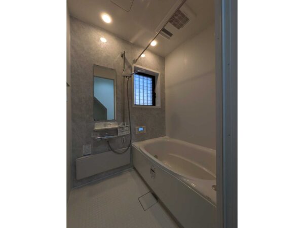 大阪府吹田市山田東1-30-20